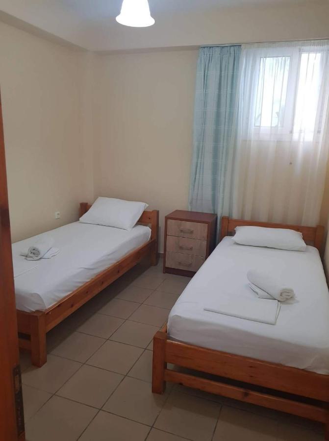 Veronika'S Apartment Himare Bagian luar foto