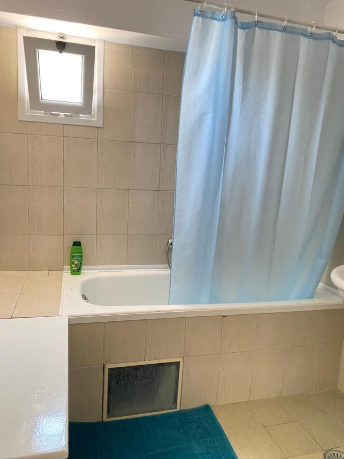 Veronika'S Apartment Himare Bagian luar foto