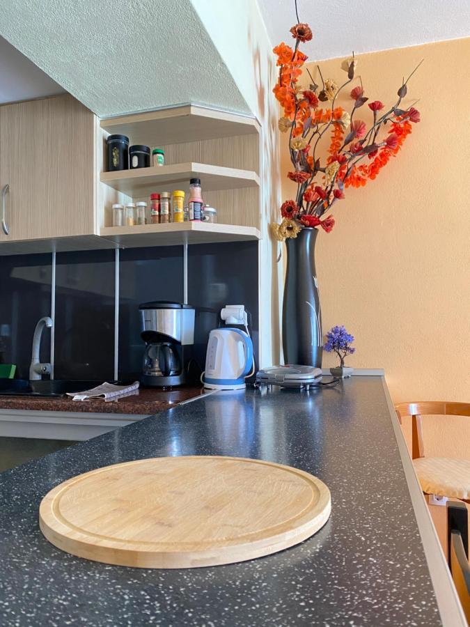 Veronika'S Apartment Himare Bagian luar foto