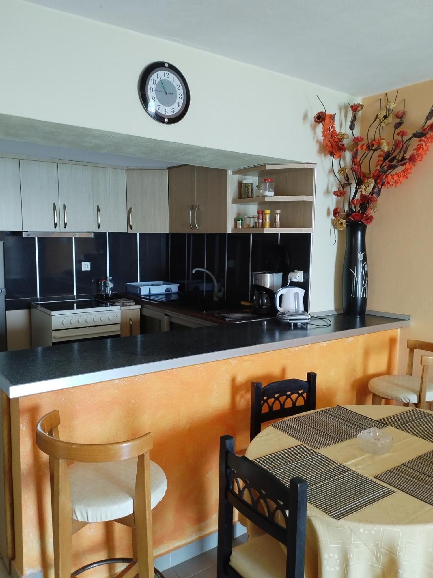 Veronika'S Apartment Himare Ruang foto